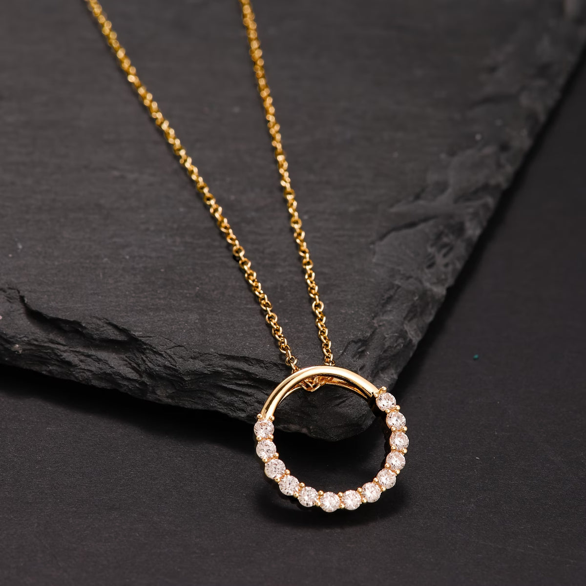 Collier pendentif rond neige