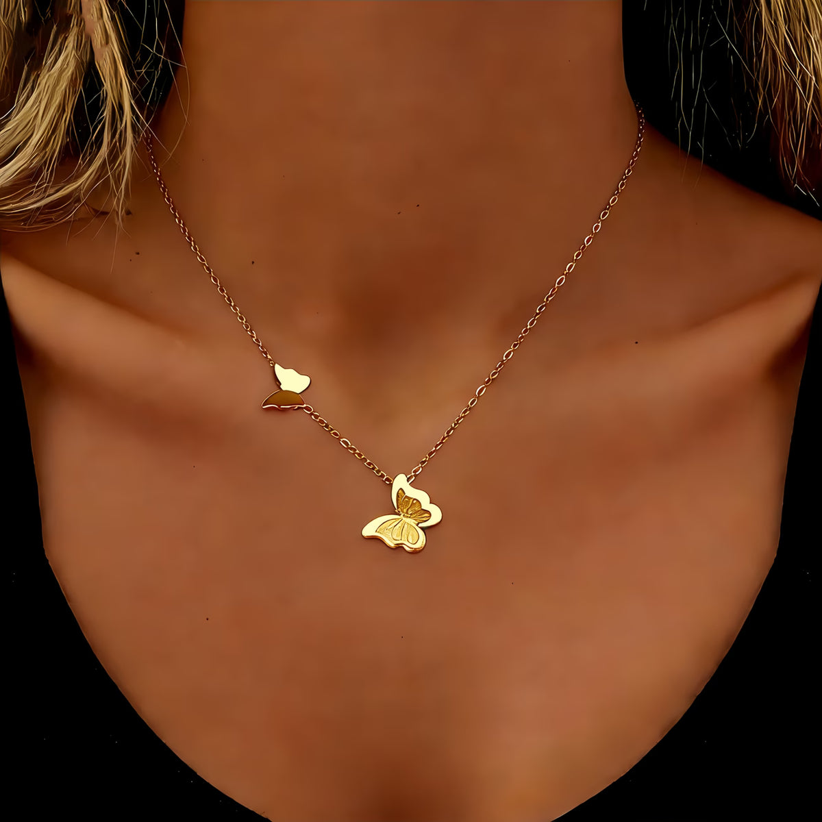 Collier avec deux papillons