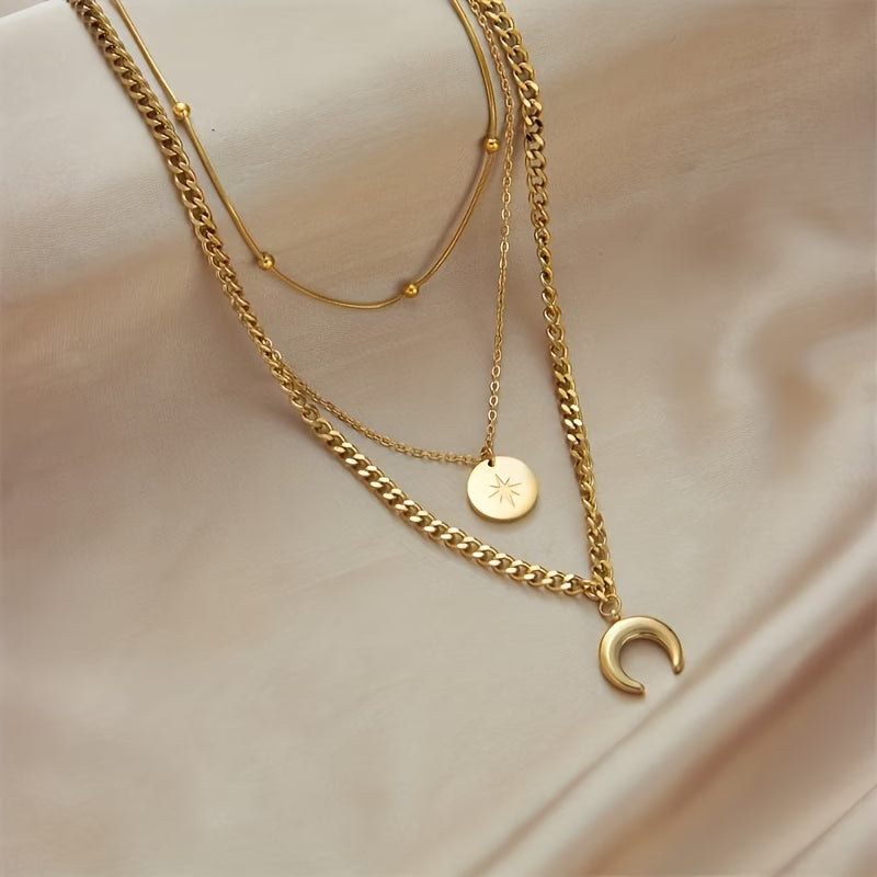 Collier doré trois rangs